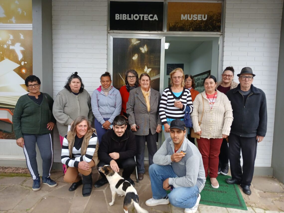 Oficina Terapêutica Bem Me Quero reúne 16 pacientes em Relvado