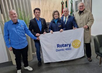 Governador do Distrito 4660 do Rotary visita Prefeitura de Espumoso