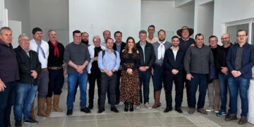 AMAT realiza reunião em Ilópolis com foco na reconstrução e no turismo regional