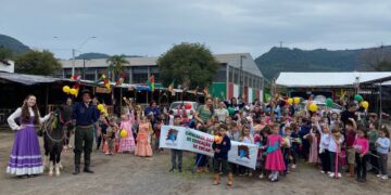 Cerca de 300 crianças participam de integração no 12° Encontro Farroupilha em Encantado