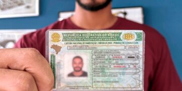 Lula dá aval para fim da obrigatoriedade de autoescola para obter CNH
