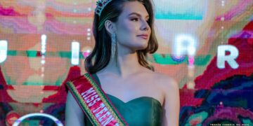 Miss Teen Rio Grande do Sul 2025, abrilhantou Troféu Imprensa e Mulheres de Valor
