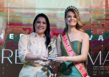 TROFÉU MULHERES DE VALOR | Adriane Perin de Oliveira, Presidente da FAMURS