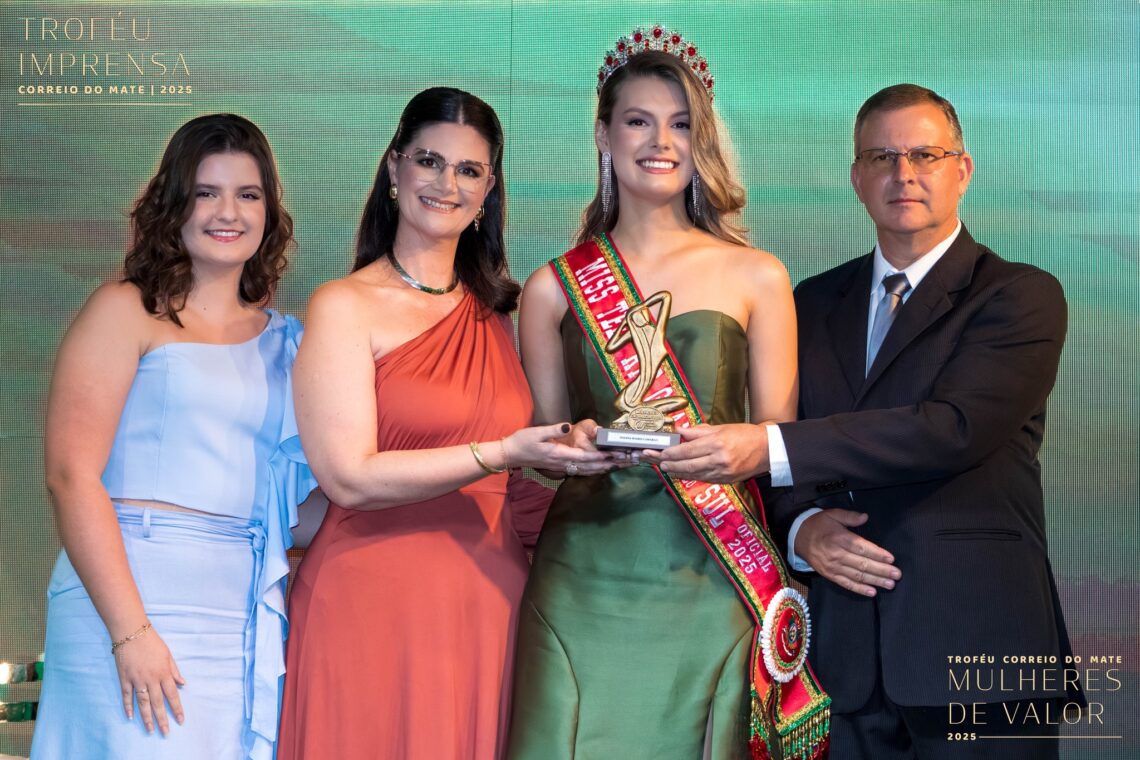 TROFÉU MULHERES DE VALOR | Dayana Soares de Camargo, educadora e vereadora de Espumoso