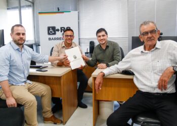 Vereador Eduardo Signor busca no Estado veículo adaptado para inclusão em Espumoso