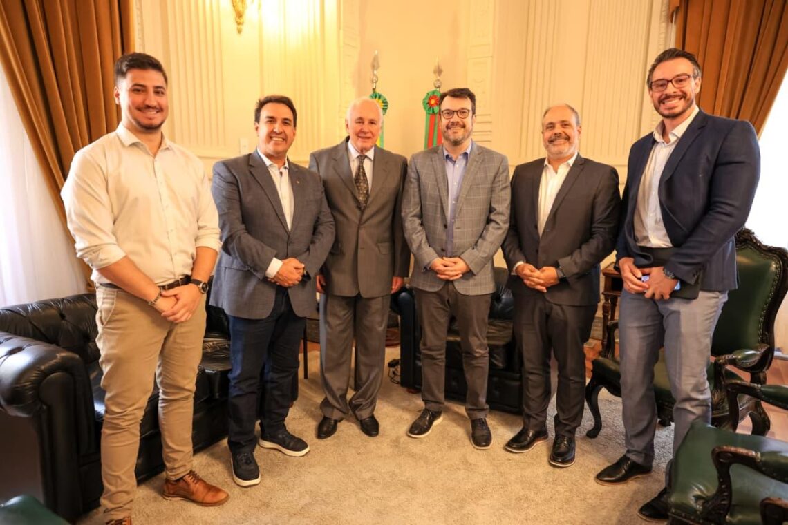 Município de Espumoso discute convênios estaduais e projeto de drenagem em reunião na Casa Civil