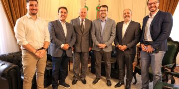 Município de Espumoso discute convênios estaduais e projeto de drenagem em reunião na Casa Civil