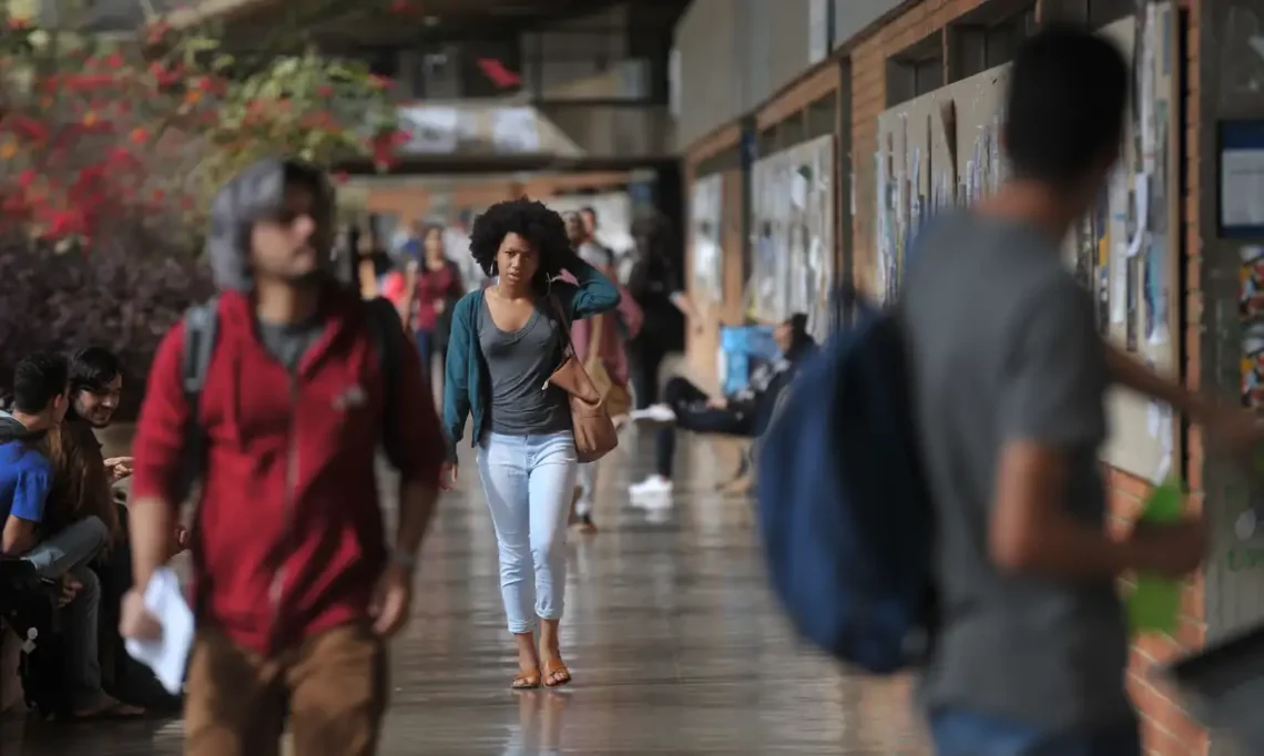Orçamento 2026 traz corte de quase R$ 500 milhões para universidades
