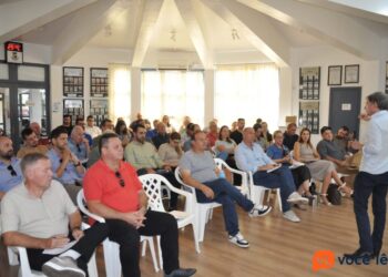 Prefeito de Espumoso participa de assembleia da Amaja