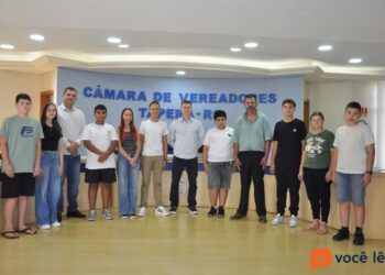 Tapera empossa vereadores mirins e fortalece participação dos jovens na comunidade